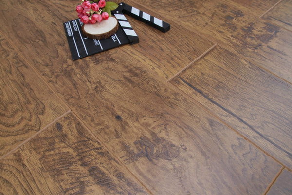 Laminate 12mm Carolina Hickory 80H06 80 Hours Water Resistant