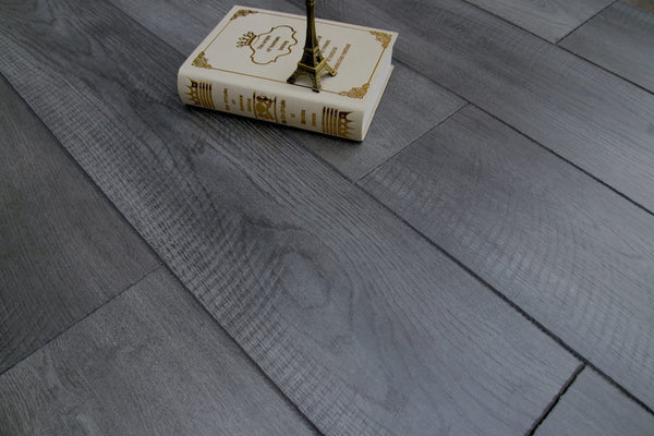 Laminate 12mm Oregon Hickory 80H03 80 Hours Water Resistant