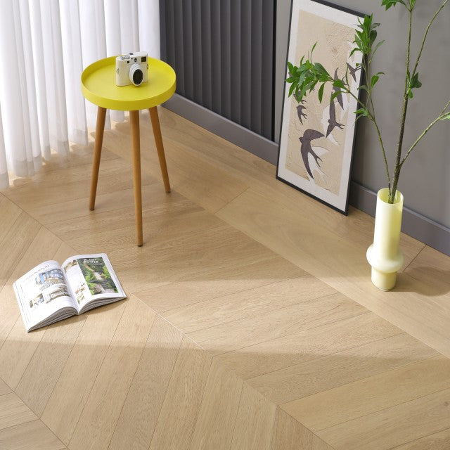 Hardwood Euro Oak Engineered Wood Chevron 25.2" x 5" x 5/8", 4mm Bella/516