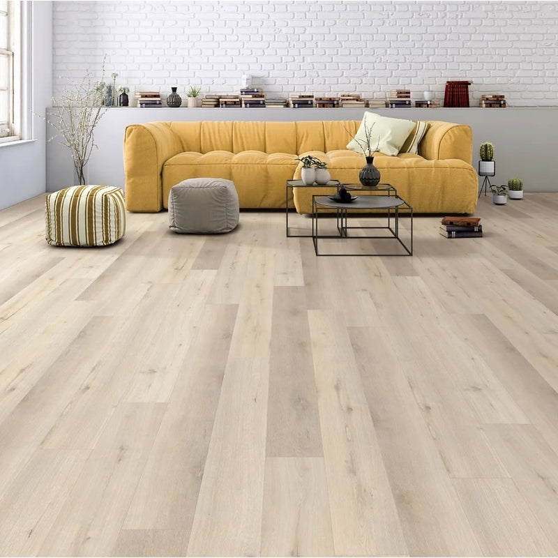 Vinyl Chalet Royal Oaks Collection