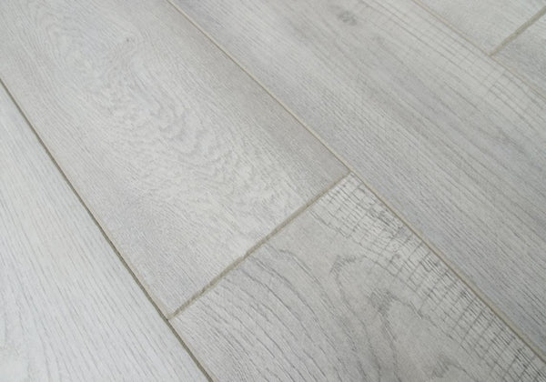 Laminate  12mm Visby Hickory 80H02 80 Hours Water Resistant